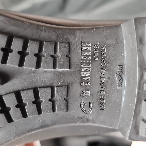 La Canadienne Shana Waterproof Chelsea Boot - Picture 6 of 6